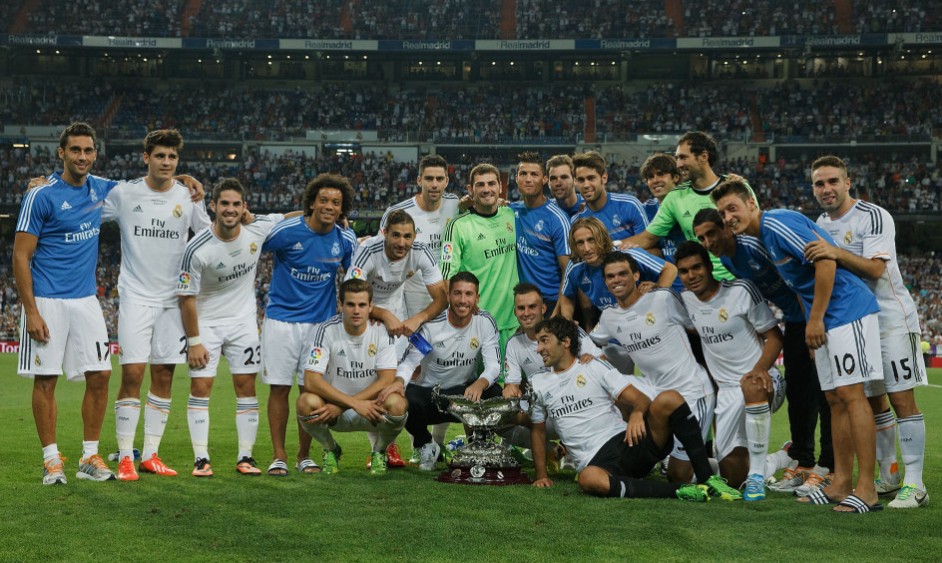 越来越大了，泰州高速口已经搭好巨幅“苏超”冠军标语