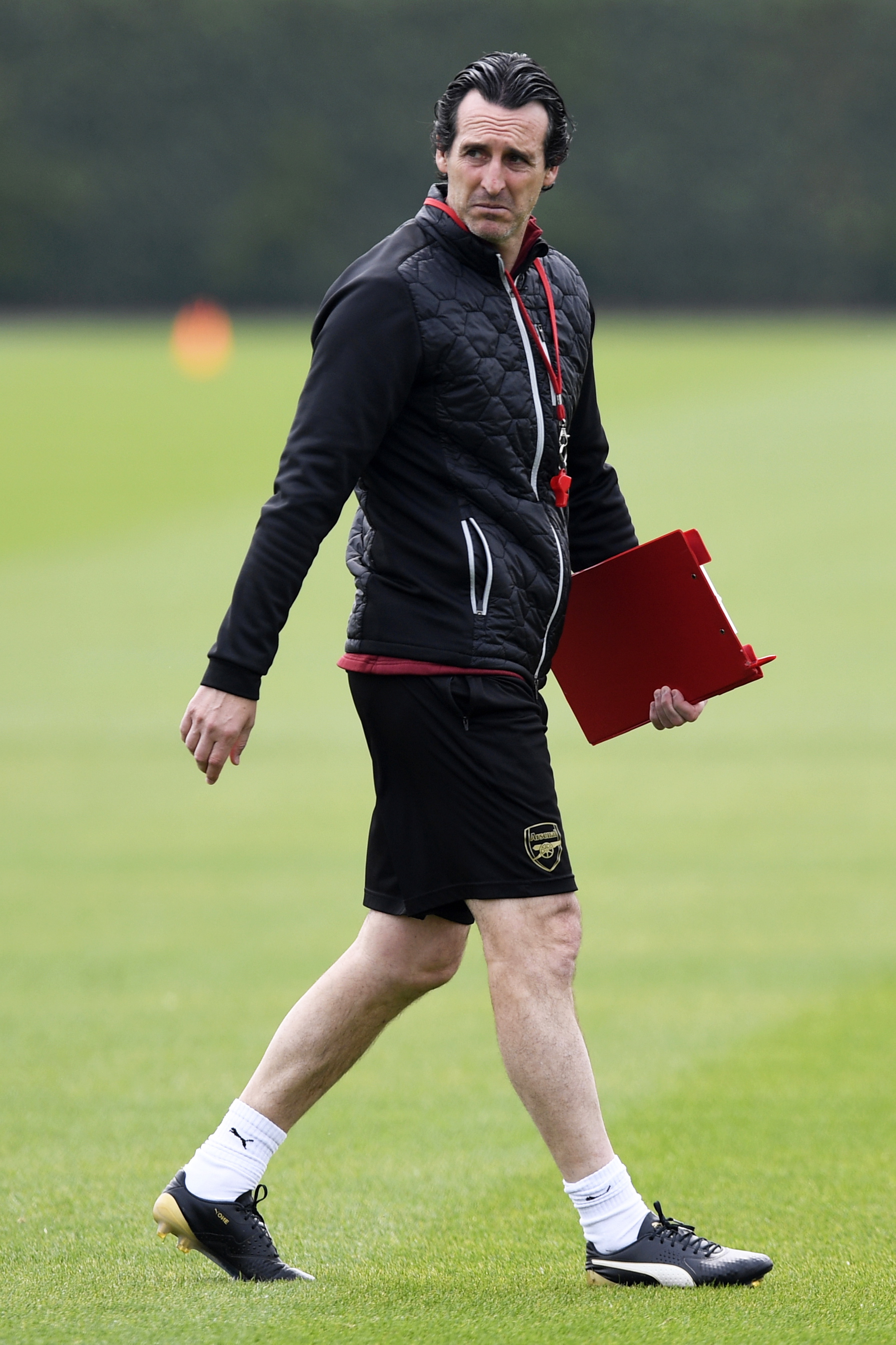 百变大咖秀？谢尔基破门后跳机械舞+模仿哈兰德打坐（谢尔基破门后先跳机械舞再学哈兰德打坐，庆祝动作百变）